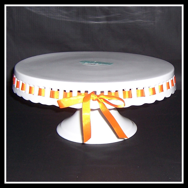 White round ceramic stand