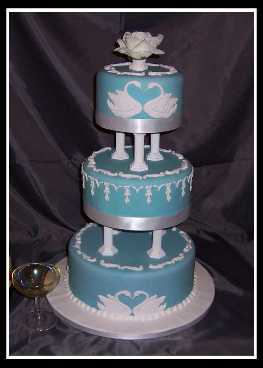 wedgewood blue wedding cake